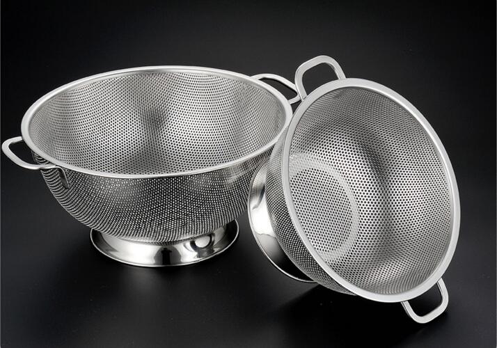 Stainless colander